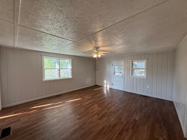 1013 Ave L in Scottsbluff, NE - Building Photo - Building Photo