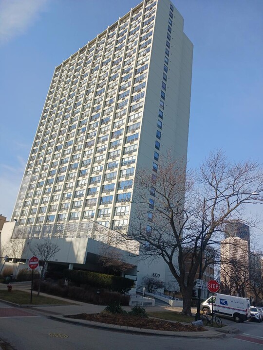 5100 N Marine Dr in Chicago, IL - Building Photo