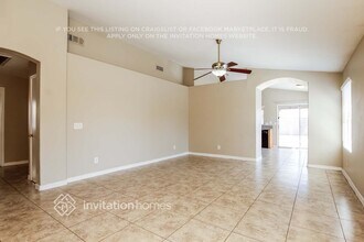 1803 N 88th Ave in Phoenix, AZ - Foto de edificio - Building Photo