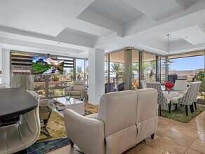 7137 E Rancho Vista Dr, Unit 4001 in Scottsdale, AZ - Foto de edificio - Building Photo