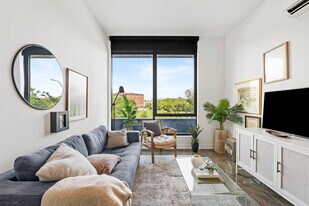 1450 S Blue Island Ave, Unit 230 in Chicago, IL - Building Photo