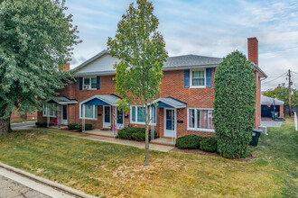 Glenwood Townhomes in Canton, OH - Building Photo - Building Photo