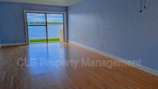 2801 N Halifax Ave in Daytona Beach, FL - Building Photo - Building Photo