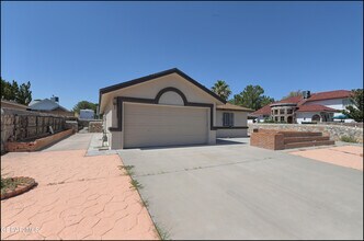 129 Torrey Pines Dr in Santa Teresa, NM - Building Photo - Building Photo