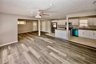 5790 Powder Lake Ln in Powder Springs, GA - Building Photo - Building Photo