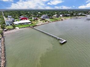 100 Avenue A in San Leon, TX - Building Photo - Building Photo