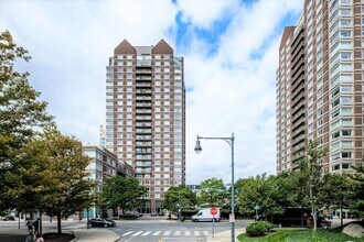 8 Museum Way, Unit 1022 in Cambridge, MA - Building Photo - Building Photo