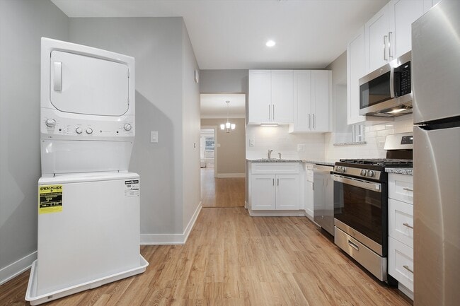 5746 N Maplewood Ave, Unit 1