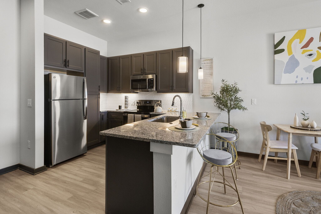 The Everson Apartments in Katy, TX | ApartmentHomeLiving.com