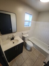 9921 Sloane Square in St. Louis, MO - Building Photo - Building Photo