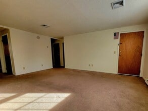 15 North St, Unit D#3 in Milford, NH - Building Photo - Building Photo