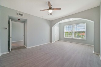 23660 Walden Center Dr in Bonita Springs, FL - Building Photo - Building Photo