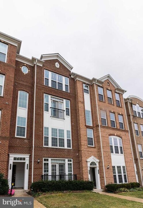 42769 Keiller Terrace in Ashburn, VA - Building Photo