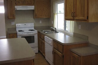 220 Sandstone St in Chula Vista, CA - Building Photo - Building Photo