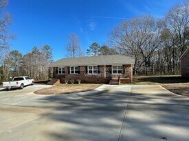 254 N McDonough Rd in Griffin, GA - Building Photo