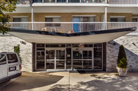 Potomac Plaza Terraces in Washington, DC - Foto de edificio - Building Photo