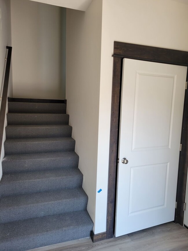 93 W Jefferson Ave in Belgrade, MT - Building Photo - Building Photo