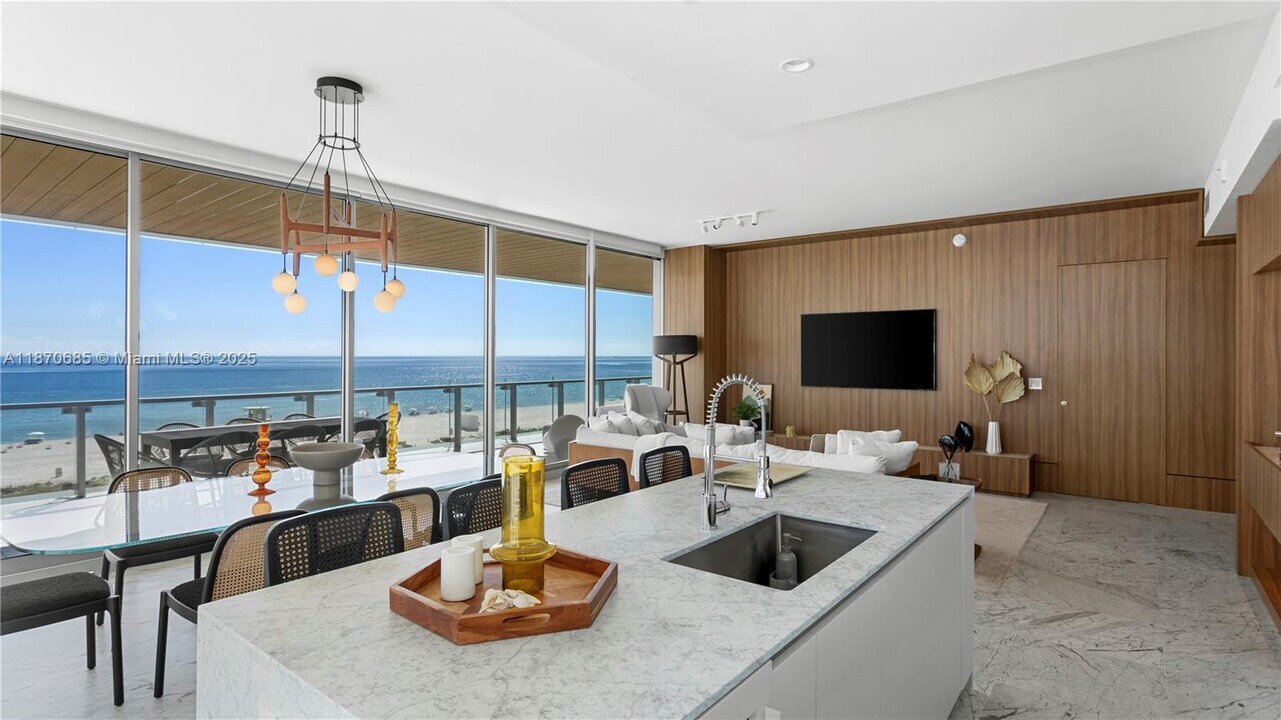 5775 Collins Ave, Unit 503 in Miami Beach, FL - Foto de edificio