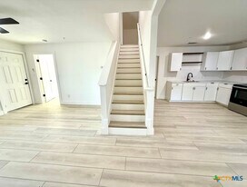 2204 W San Antonio St in New Braunfels, TX - Building Photo