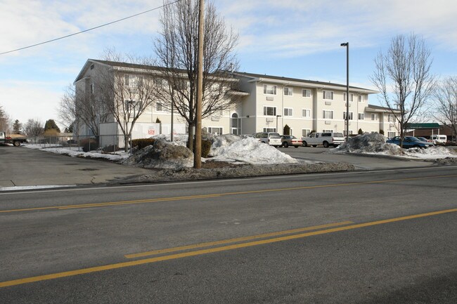 Grace Court Apartments in Spokane, WA - Building Photo - Building Photo