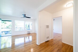 11638 Riverside Dr in Los Angeles, CA - Building Photo - Building Photo