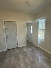 105 Rosa Parks Blvd in Paterson, NJ - Foto de edificio - Building Photo