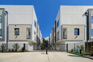 4932 Old Spanish Trl in Houston, TX - Building Photo