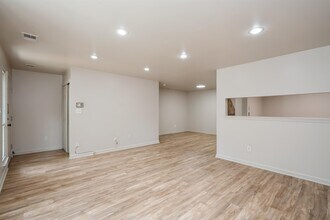 16 Cypress St in Jersey City, NJ - Building Photo - Building Photo