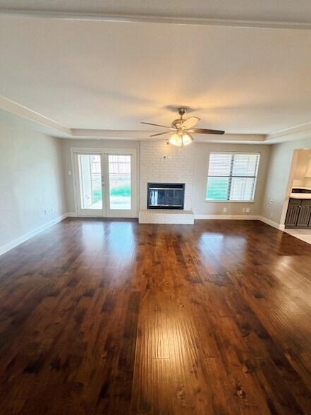 5720 Sterling Green Trail in Arlington, TX - Building Photo - Building Photo