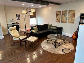 3 W Hollister St, Unit 3 West Hollister St APT 3 in Cincinnati, OH - Foto de edificio - Building Photo