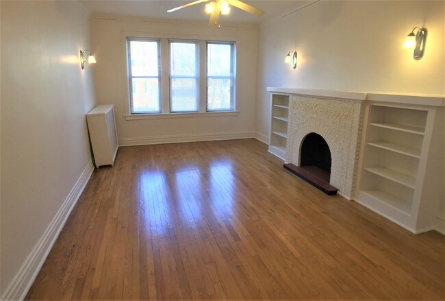 3025 W Addison St in Chicago, IL - Building Photo - Building Photo