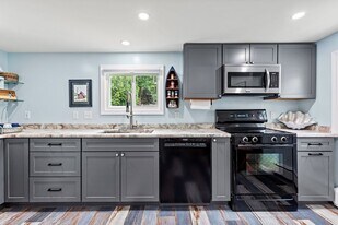 31 Foote St in Old Orchard Beach, ME - Building Photo