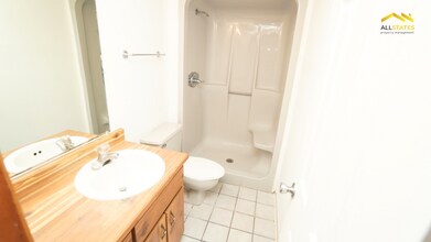1652 Spring Garden Ct in Holly Hill, FL - Building Photo - Building Photo