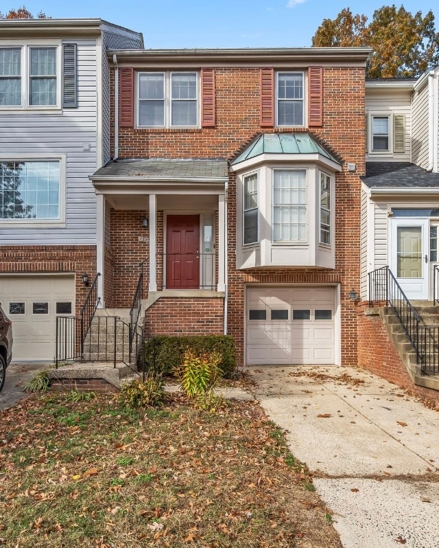 property at 7385 Hidden Knolls Ct