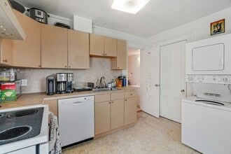 94 Park St in Montclair, NJ - Building Photo - Building Photo