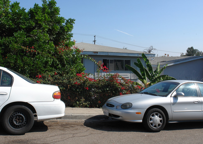 2607-2631 44th St in San Diego, CA - Foto de edificio - Building Photo