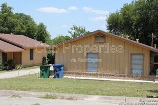 144 Cloudhaven Dr in San Antonio, TX - Building Photo
