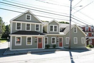 1012 Chestnut St, Unit 1012 in Newton, MA - Building Photo