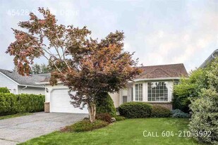 45428 Spruce Dr in Chilliwack, BC - Building Photo