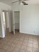 336 S Chiltipin St in Sinton, TX - Foto de edificio - Building Photo