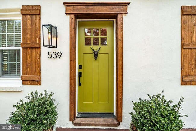 property at 539 Northbrook Rd