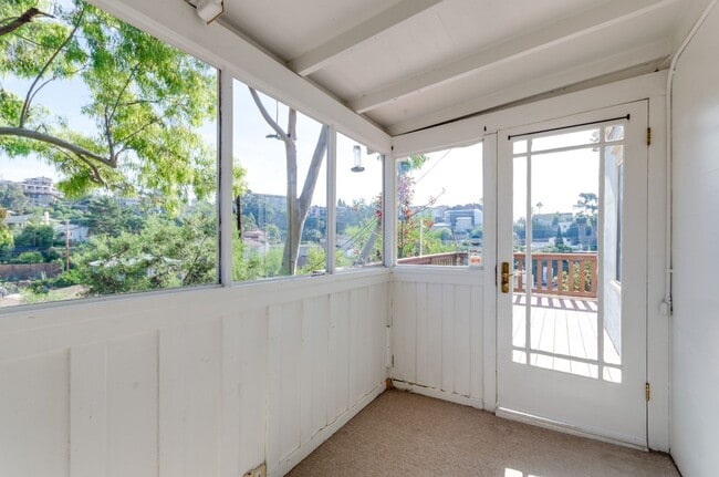 2722 Reynard Way in San Diego, CA - Building Photo - Building Photo
