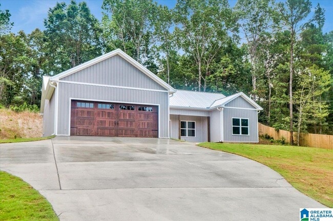 725 Fallview Ct in Odenville, AL - Building Photo - Building Photo