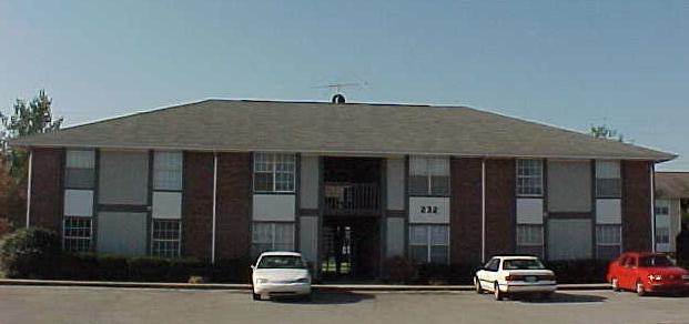 The Oaks at Paddock Place in Clarksville, TN - Foto de edificio