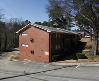 Buckhead Plaza in Brookhaven, GA - Foto de edificio - Building Photo