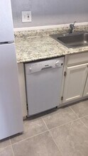 9809 Walnut St, Unit E305 in Dallas, TX - Building Photo - Building Photo