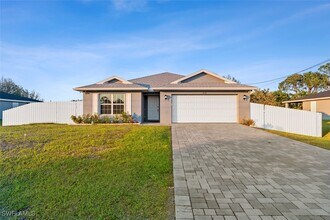 3712 17th St SW in Lehigh Acres, FL - Building Photo - Building Photo