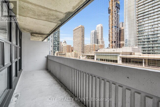 property at 33-2733 Isabella St