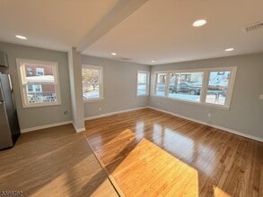 83 Academy St in Dover, NJ - Building Photo - Building Photo