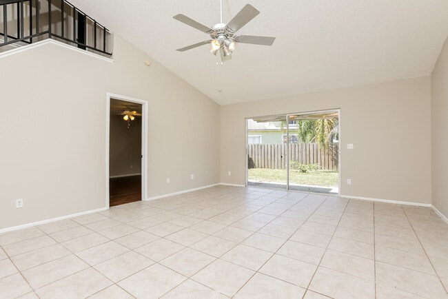 1685 Torrington Cir in Longwood, FL - Building Photo - Building Photo